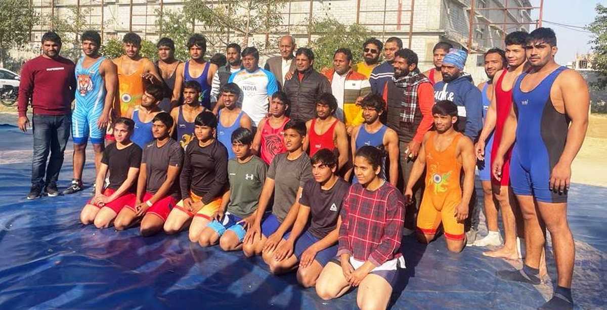 जूनियर जिला कुश्ती प्रतियोगिता में पहलवानों ने दिखाया दम